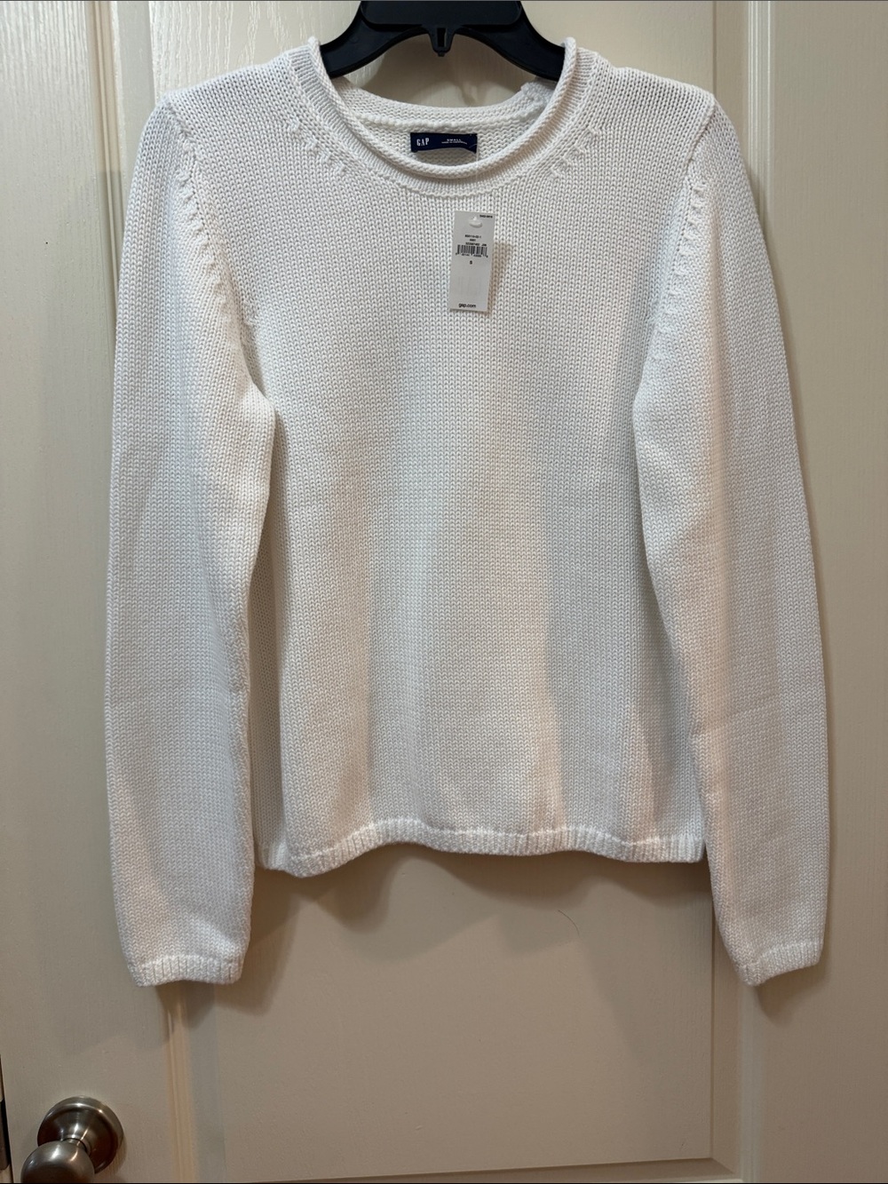 GAP White Crewneck Knit Sweater